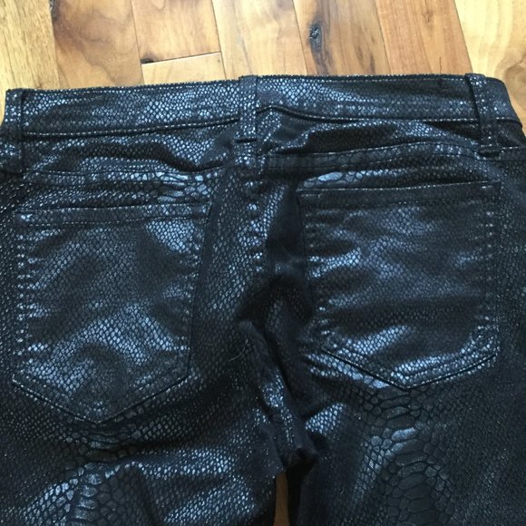 Vegan leather reptile embossed pants - Picture 3 of 4